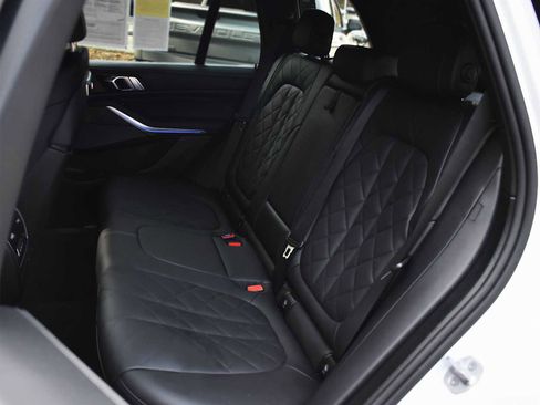 Used 2026 BMW X5 xDrive40i image 16