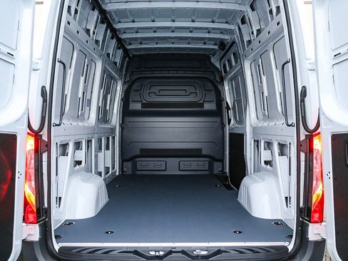 New 2025 Mercedes-Benz Sprinter 2500 image 24