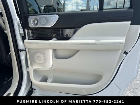 Used 2023 Lincoln Navigator L Black Label AWD/4WD image 17