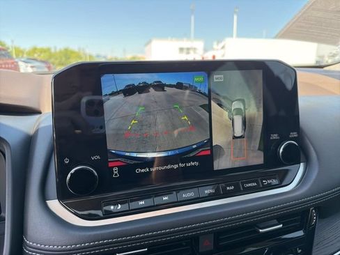 Used 2023 Nissan Rogue Platinum w/ Platinum Premium Package AWD/4WD image 31