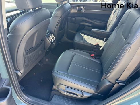 Certified 2025 Kia Sorento EX AWD/4WD image 12