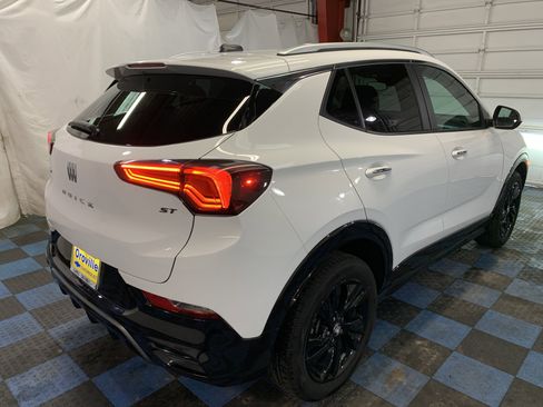 Used 2024 Buick Encore GX Sport Touring image 5