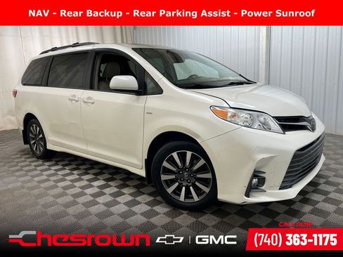 Used 2018 Toyota Sienna XLE Premium AWD/4WD image 1
