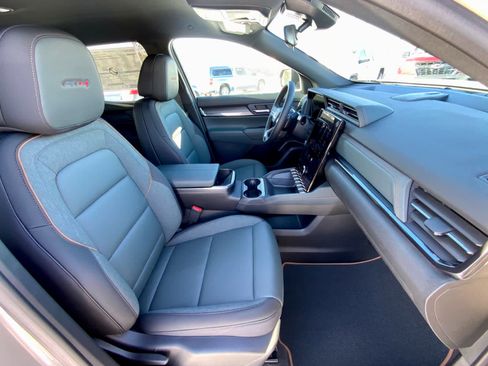 New 2026 GMC Terrain AT4 w/ LPO, Black Badging Package image 22