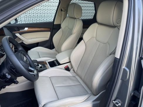 Certified 2023 Audi Q5 e Prestige w/ Prestige Package image 10