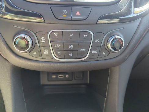 Certified 2024 Chevrolet Equinox RS AWD/4WD image 26