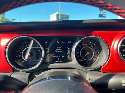 Used 2023 Jeep Gladiator Rubicon w/ LED Lighting Group AWD/4WD image 17