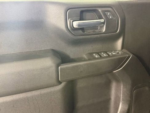 Used 2020 Chevrolet Silverado 1500 Custom w/ Custom Value Package AWD/4WD image 15