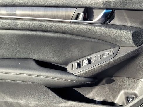 Used 2022 Honda Accord Sport image 15