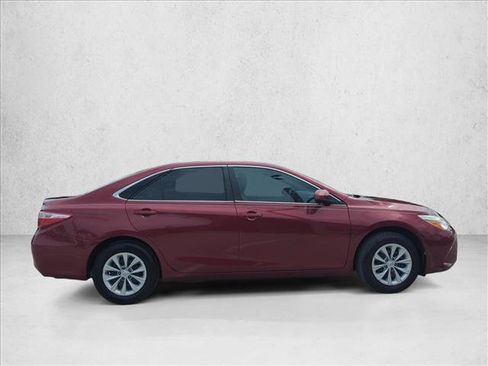 Used 2017 Toyota Camry LE FWD image 4