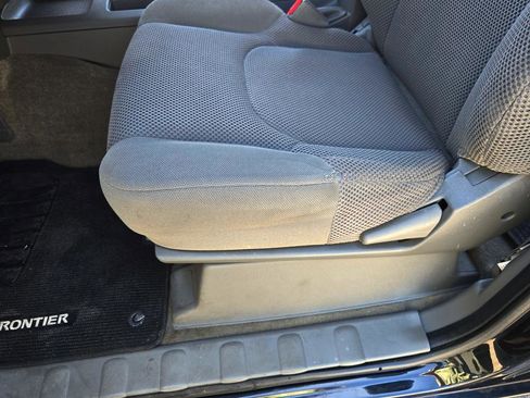 Used 2017 Nissan Frontier SV AWD/4WD image 21