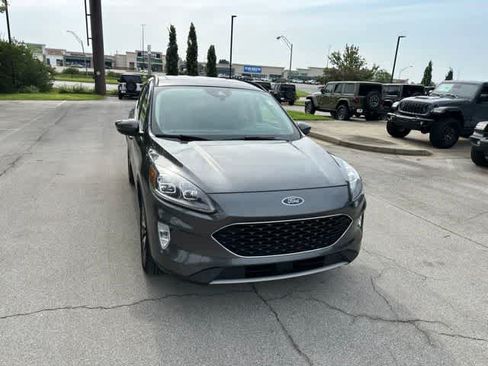 Used 2020 Ford Escape Titanium AWD/4WD image 27