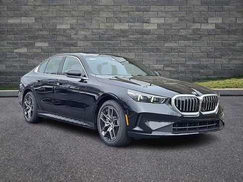 New 2026 BMW 530i xDrive AWD/4WD image 1