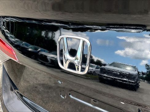Used 2025 Honda Civic Sport image 31