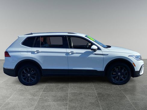 Used 2024 Volkswagen Tiguan SE image 6