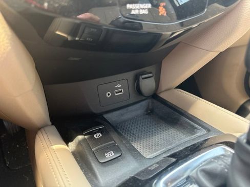 Used 2020 Nissan Rogue SL w/ Premium Package FWD image 13