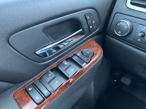 Used 2011 Chevrolet Silverado 3500 LTZ AWD/4WD image 27