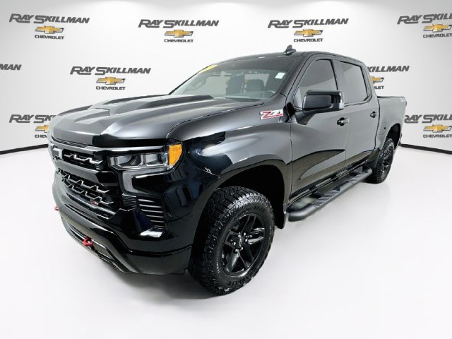 Used 2024 Chevrolet Silverado 1500 LT Trail Boss AWD/4WD image 3
