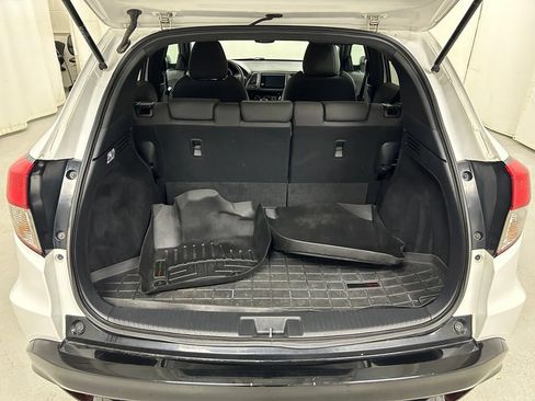 Used 2022 Honda HR-V Sport image 11