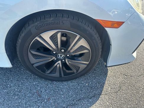 Used 2018 Honda Civic EX image 4