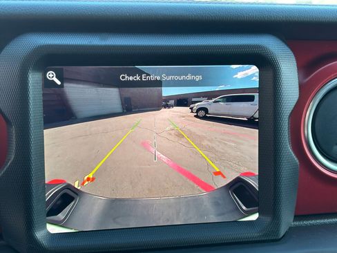 Used 2023 Jeep Gladiator Rubicon w/ Cold Weather Group AWD/4WD image 22