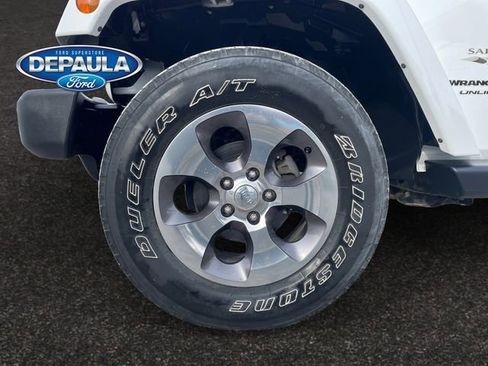 Used 2018 Jeep Wrangler Unlimited Sahara image 18