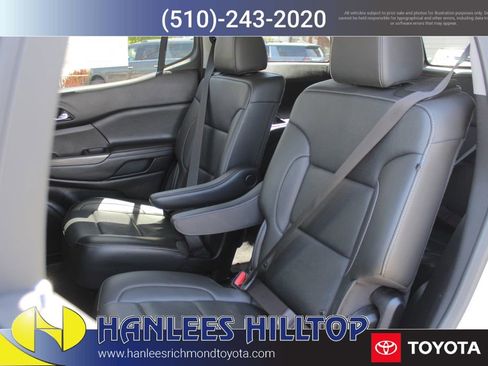 Used 2023 GMC Acadia SLT image 16