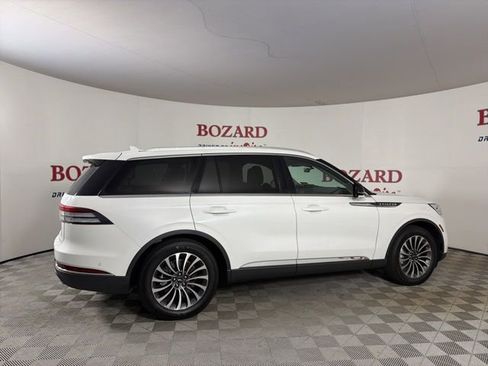 Used 2023 Lincoln Aviator Reserve w/ Equipment Group 201A RWD image 9