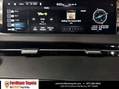 Used 2025 Genesis GV70 2.5T AWD/4WD image 28