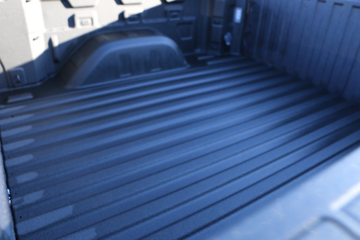 Used 2023 Chevrolet Silverado 1500 High Country w/ High Country Premium Package AWD/4WD image 33
