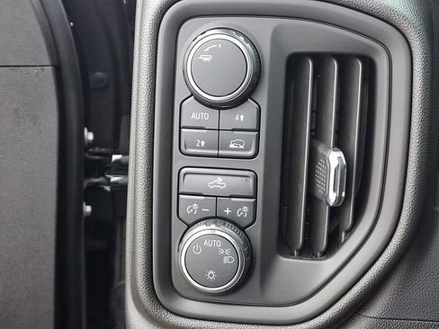 Used 2019 Chevrolet Silverado 1500 Custom w/ Custom Value Package image 25