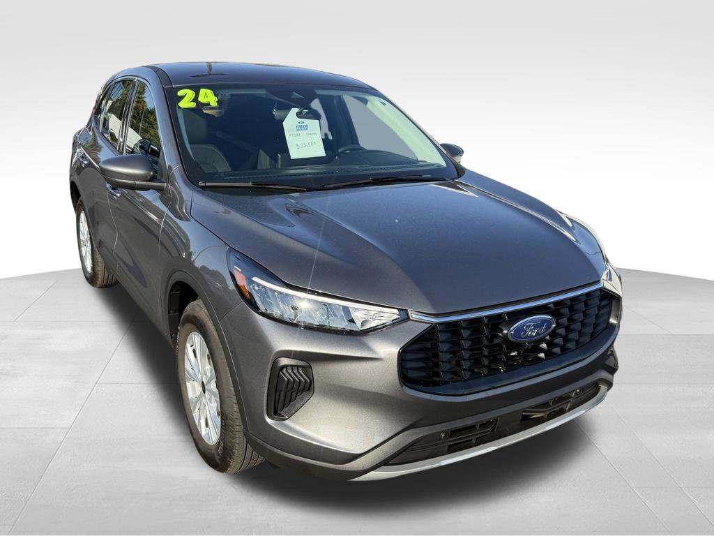 Used 2024 Ford Escape Active w/ Tech Pack #2 AWD/4WD image 2