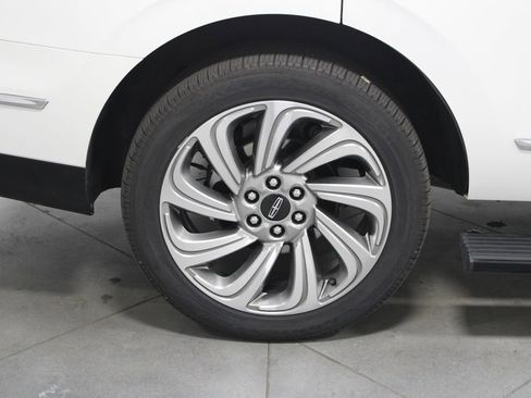 Used 2023 Lincoln Navigator Reserve image 16