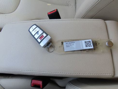 Used 2010 Volkswagen Passat Komfort FWD image 26