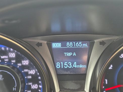 Used 2013 Hyundai Genesis 3.8 RWD image 30