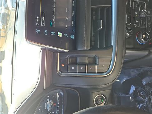 Used 2022 Chevrolet Tahoe Z71 w/ Luxury Package image 22