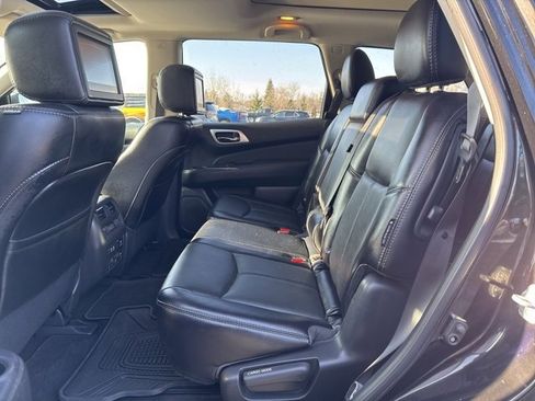 Used 2019 Nissan Pathfinder Platinum image 23