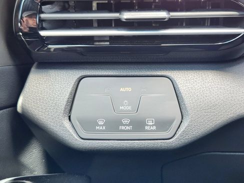Certified 2023 Volkswagen ID.4 Pro AWD/4WD image 19