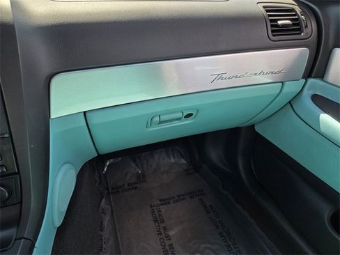 Used 2002 Ford Thunderbird image 31
