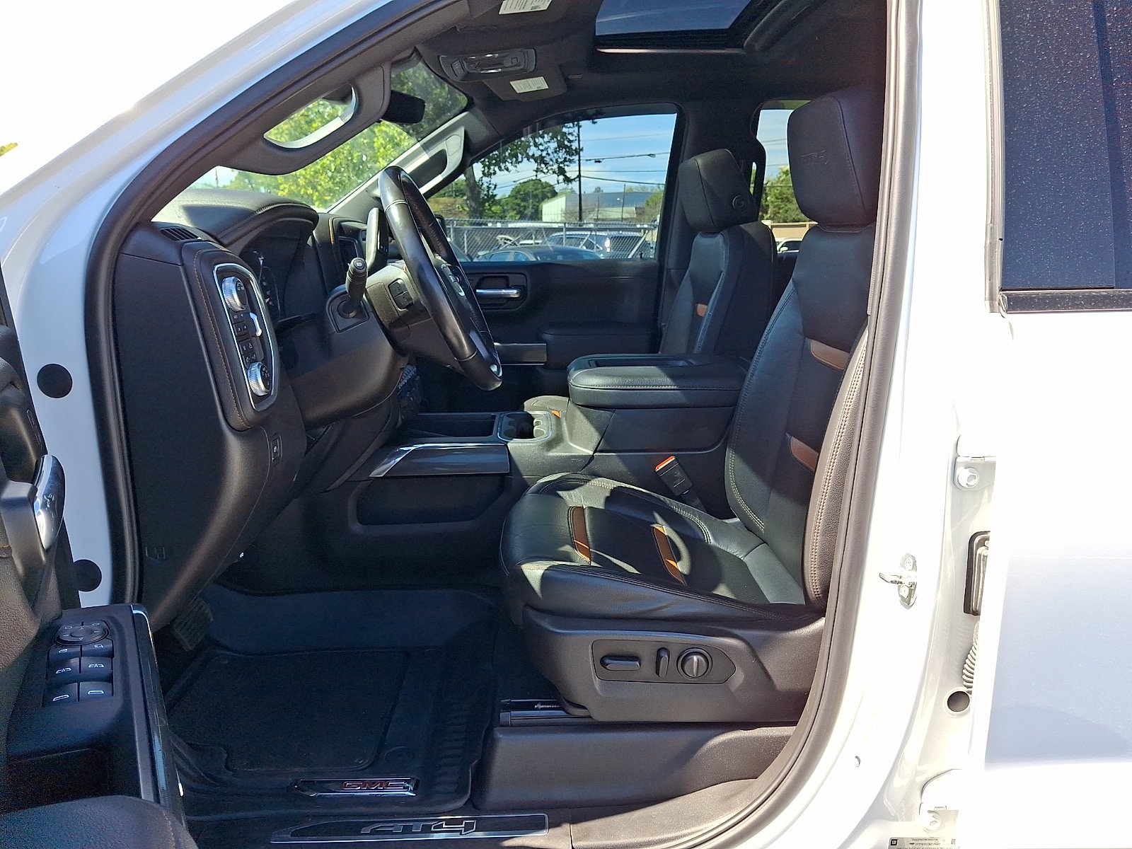 Used 2021 GMC Sierra 1500 AT4 w/ AT4 Premium Package AWD/4WD image 15