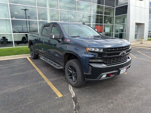 Used 2020 Chevrolet Silverado 1500 LT Trail Boss image 2