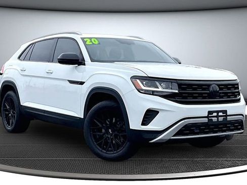 Used 2020 Volkswagen Atlas Cross Sport SE w/ Panoramic Sunroof Package image 3