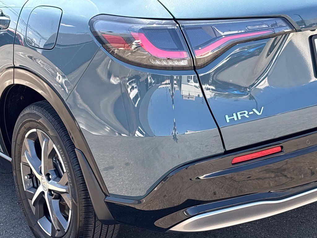 Used 2025 Honda HR-V EX-L image 5