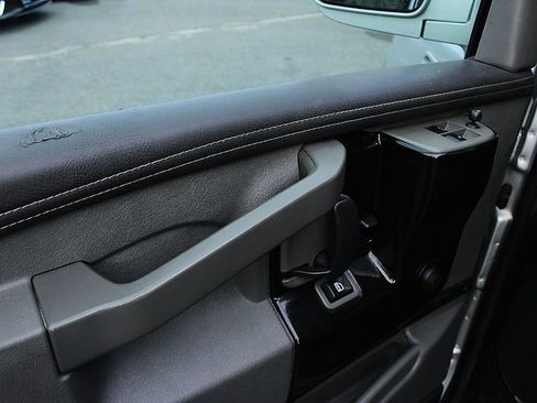 Used 2018 Chevrolet Express 2500 Extended w/ Enhanced Convenience Package image 11