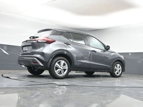 Used 2024 Nissan Kicks S image 27