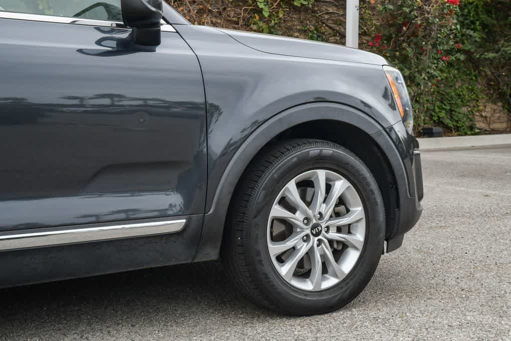 Used 2021 Kia Telluride LX FWD image 11