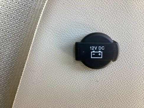 Used 2023 Chrysler Voyager LX FWD image 12
