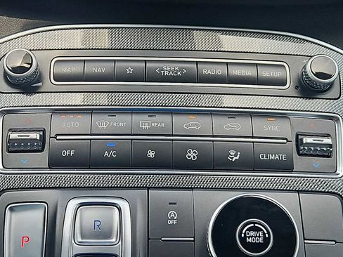 Used 2023 Hyundai Santa Fe SEL FWD image 16