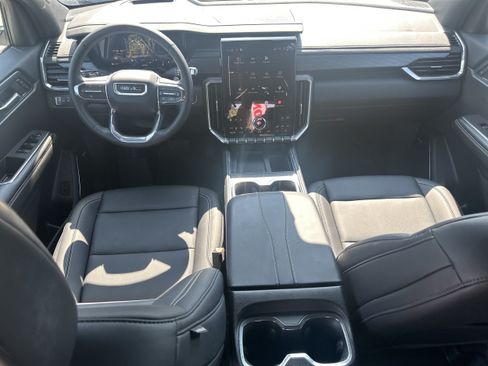 Used 2026 GMC Acadia Elevation w/ Elevation Premium Package FWD image 22