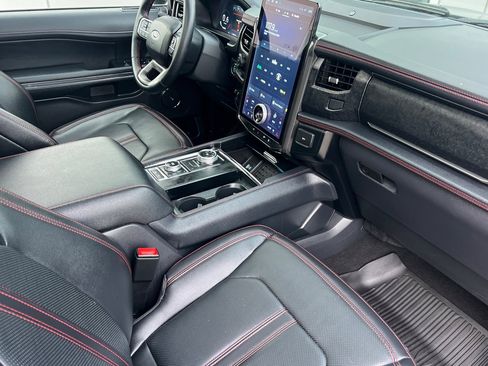 Used 2024 Ford Expedition Limited image 14